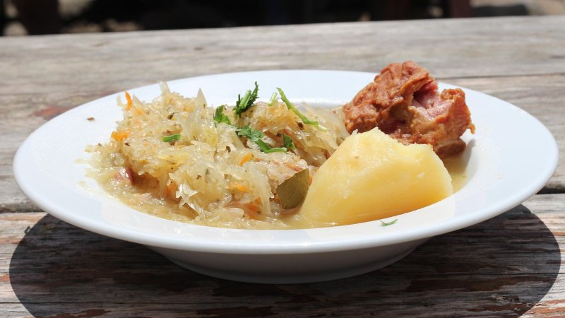 Zdjęcie: Pierogi z kapustą i grzybami: przepis wigilijny krok po kroku