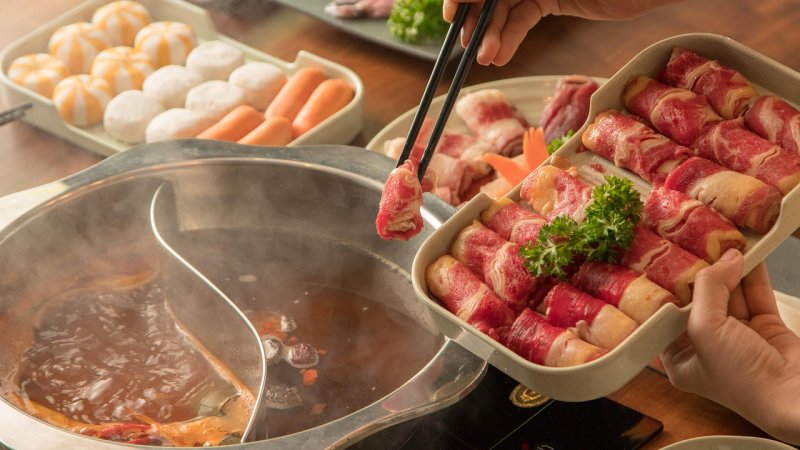 Zdjęcie: Sous-vide kurczak i wołowina: temperatury, czasy i wykończenie na patelni żeliwnej